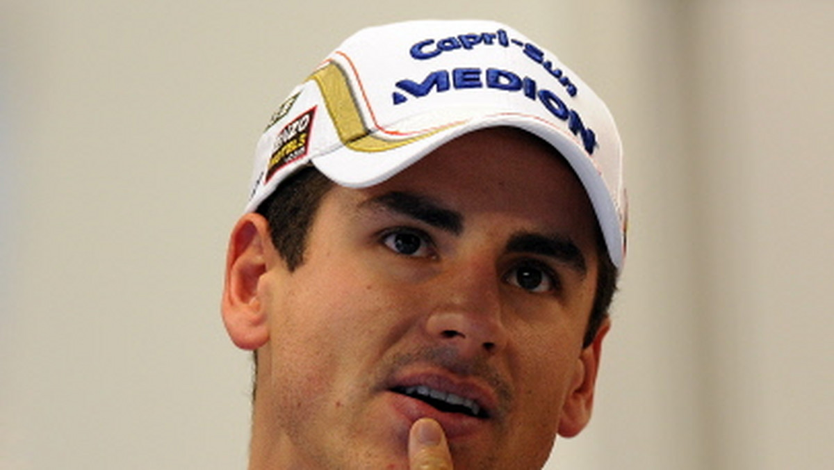 Reprezentujący obecnie zespół Force India Adrian Sutil po raz kolejny nie chciał w czwartek skomentować doniesień, łączących go z teamem Renault. Niemiecki kierowca nie związał się jeszcze z żadnym z zespołów umową na kolejny sezon, ale nie ukrywa, że chciałby to zrobić już w najbliższym czasie.