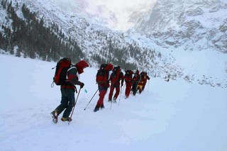 Lawina śnieżna porwała dwójkę Polaków w słowackich Tatrach