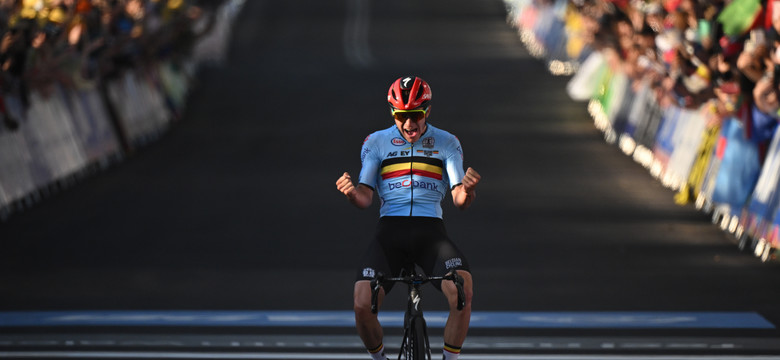 Remco Evenepoel witany na lotnisku przez Belgów jak bohater