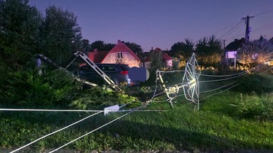 Ściął słupy energetyczne i uciekł. Szuka go policja