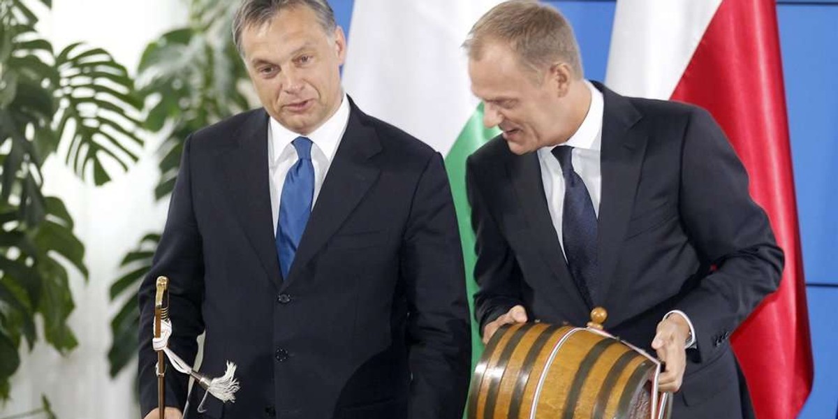 Premier Węgier dał Tuskowi alkohol