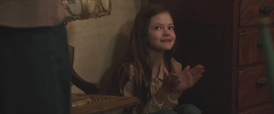 Mackenzie Foy w filmie "Obecność" (2013)