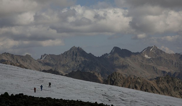 Pogled na Elbrus, najviši planinski vrh Evrope (arhivska fotografija) | Foto: REUTERS/Anton Vaganov/File Photo