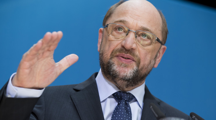 Martin Schulz szerint Merkel zsákbamacskát árul. /Fotó: AFP
