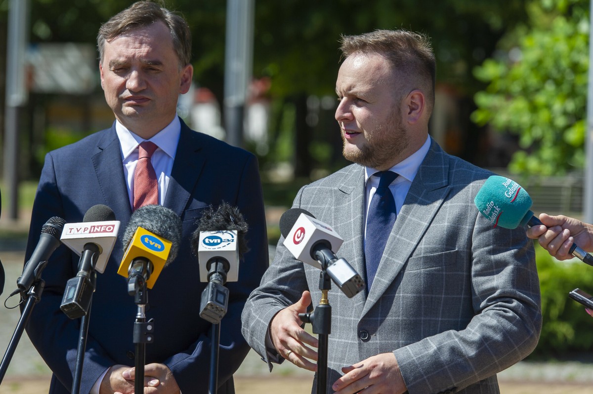 Były minister sprawiedliwości Zbigniew Ziobro i rzecznik Lasów Państwowych, Michał Gzowski