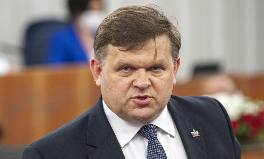 Wiceminister obrony narodowej Wojciech Skurkiewicz stwierdził, że nie będzie komentował "informacji, które są zawarte na rosyjskich portalach".