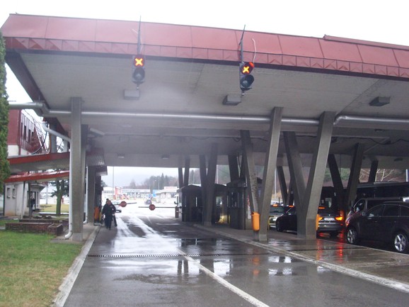 Granični prelaz Gradina