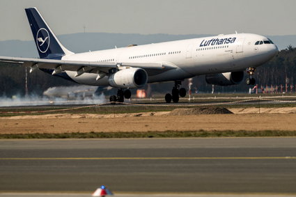 Lufthansa: zakrywanie nosa i ust w samolocie będzie obowiązkowe