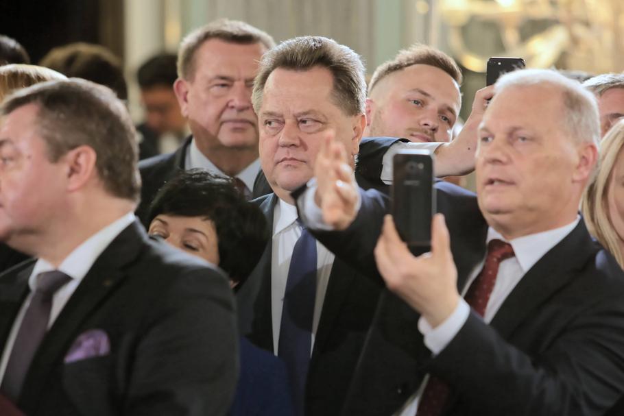 Poseł PiS na Sejm IX kadencji Jarosław Zieliński w Sejmie podczas wręczenia nowym posłom Sejmu IX kadencji zaświadczeń o wyborze.