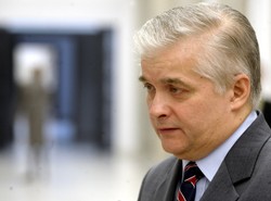 Cimoszewicz: Kaczyński mówi jak głupi kaznodzieja