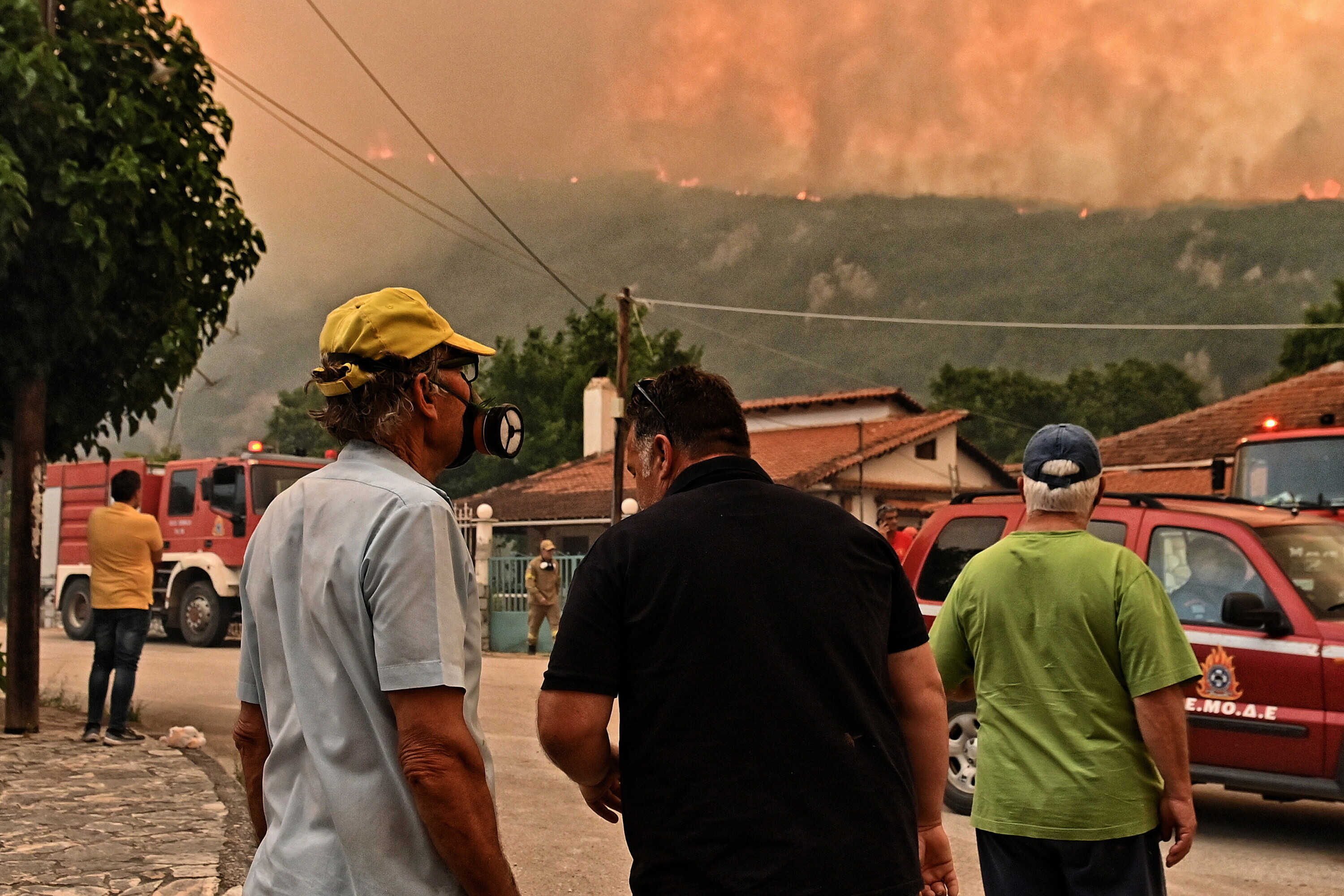 Groźny pożar w Grecji. 180 strażaków w akcji
