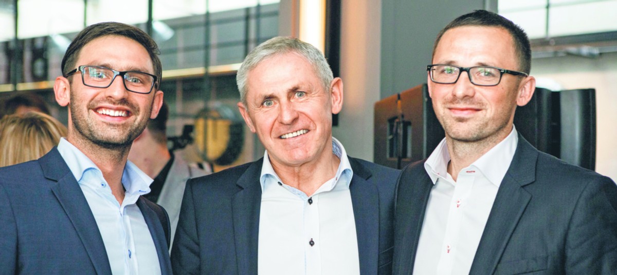 Od prawej: Mariusz Leszek, wiceprezes Lechpolu, prezes Zbigniew Leszek i Michał Leszek, dyrektor marketingu Kruger&amp;Matz