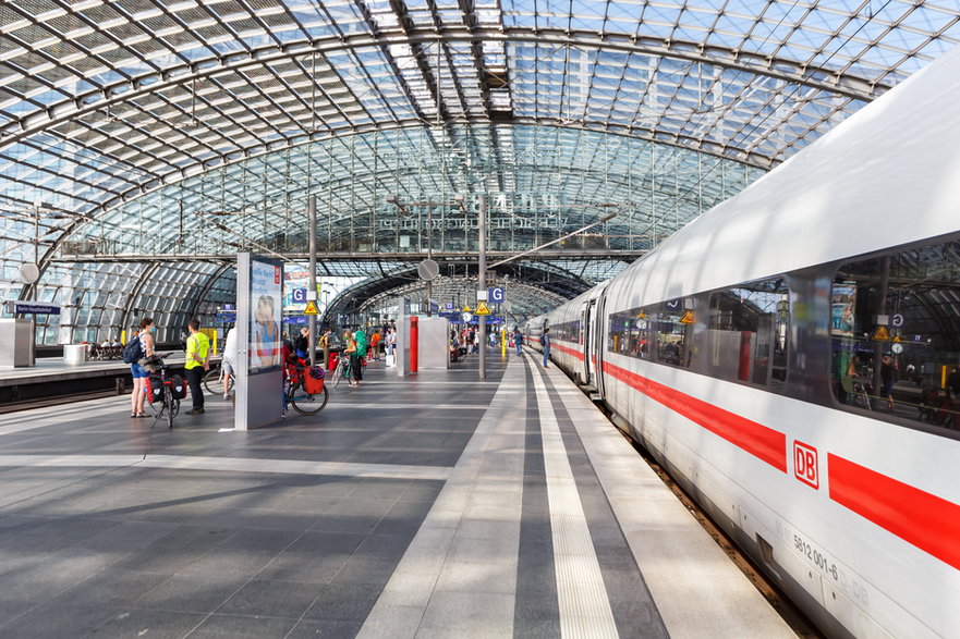 Główny dworzec kolejowy (Hauptbahnhof) w Berlinie