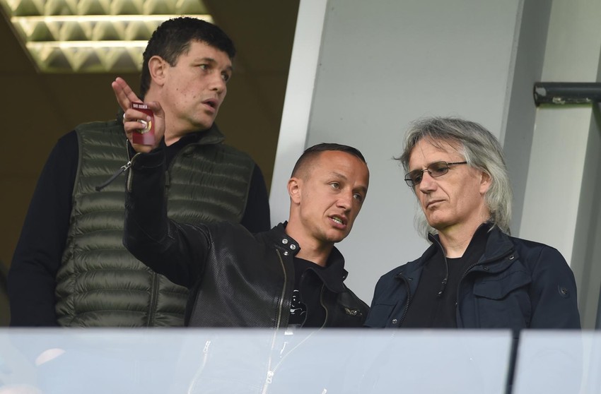 Srđa Knežević (u sredini)