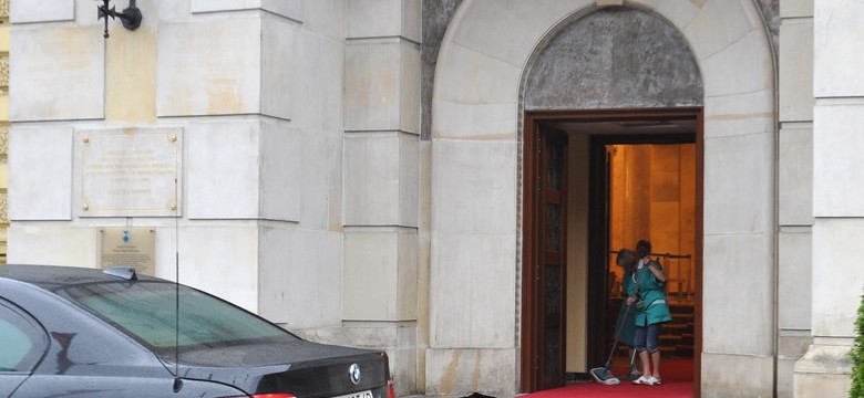 Samopodpalenie przed kancelarią. Desperat mówił prawdę o patologiach