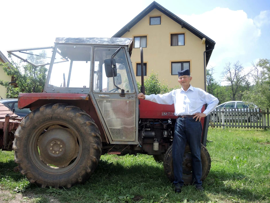 Bio je stolar i zidar: Sve što ima Aleksić je stekao svojim radom