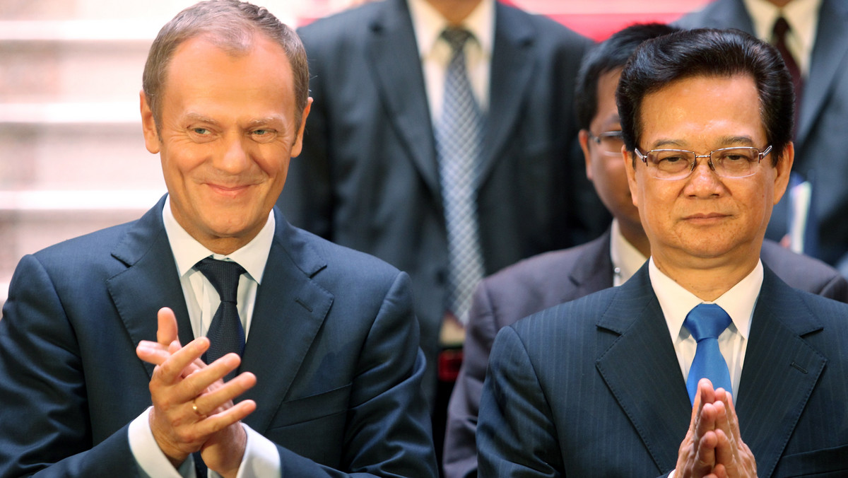 Premierzy Polski i Wietnamu Donald Tusk i Ngyuen Tan Dung zapewnili na wspólnej konferencji prasowej w Hanoi, że relacje między naszymi państwami są przyjacielskie, ponadstandardowe. W obecności obu premierów podpisano pięć dokumentów o współpracy.