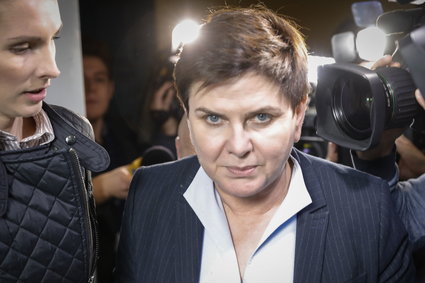 Poseł zapytał o nagrody dla rządu Beaty Szydło. Są wątpliwości