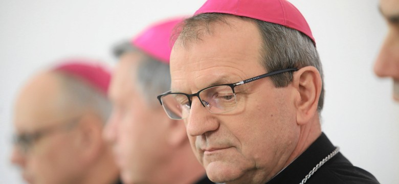 Osoby skrzywdzone w Kościele napisały list. Domagają się zawieszenia szefa Episkopatu