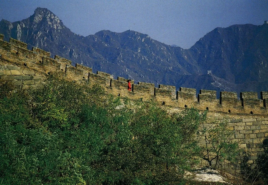 Marina Abramović na Velikom kineskom zidu
