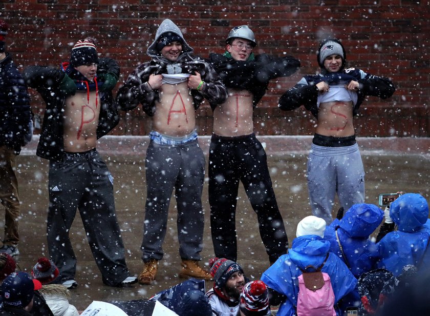 Mistrzowska feta zwycięzców Super Bowl. Alkohol lał się strumieniami