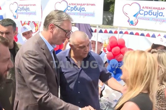 Vučić o Ekspu: Kreće opremanje 1.500 stanova! Stižu novi projekti i za Lapovo