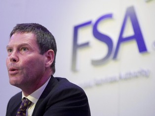 Brytyjski nadzór krytykuje banki. Kontrola produktów finansowych będzie ostrzejsza