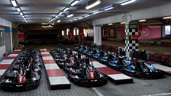 Tor dysponuje flotą ponad 40 nowoczesnych gokartów marki Sodi Kart – w wersjach SR4 o mocy 6,5 KM, tandemów dla dzieci oraz gokartów dla najmłodszych. 