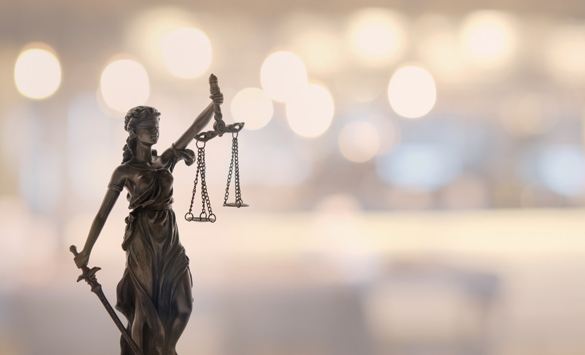 Kiedy władza sądownicza zaczyna być zależna od którejkolwiek z pozostałych władz, szanse obywatela na dochodzenie sprawiedliwości w zderzeniu z machiną państwową są minimalne