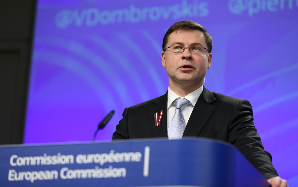 Dombrovskis: łotewski polityk, fizyk, ekonomista, wiceprzewodniczący Komisji Europejskiej
