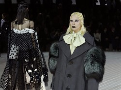 Wszystkie oczy na nią! Lady Gaga gwiazdą mrocznego pokazu Marca Jacobsa. Jak wypadła?