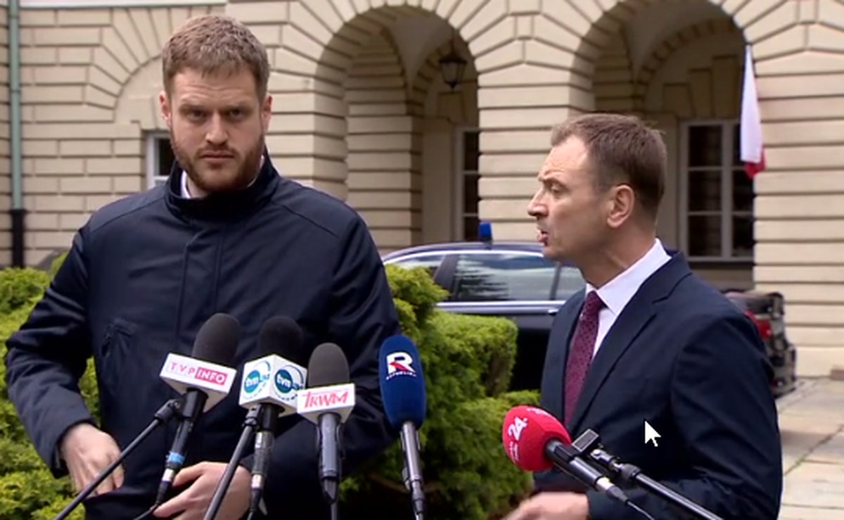 Janusz Cieszyński i Sławomir Nitras (kadr z konferencji/Polsat News)