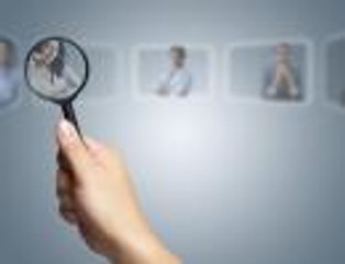 Praca dla osób po 55. roku życia? Brak