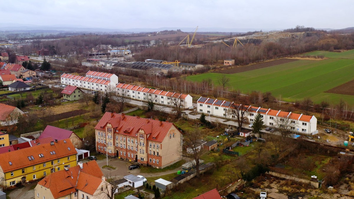 Nowy kompleks budynków z mieszkaniami komunalnymi w Strzegomiu w trakcie realizacji