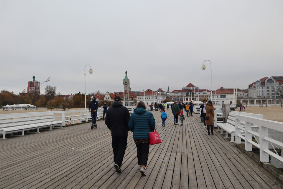 Sobota w Sopocie. Mieszkańcy spacerowali na molo i plaży