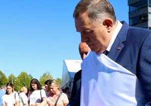 Milorad Dodik upalio sveću za Čarlija Kirka