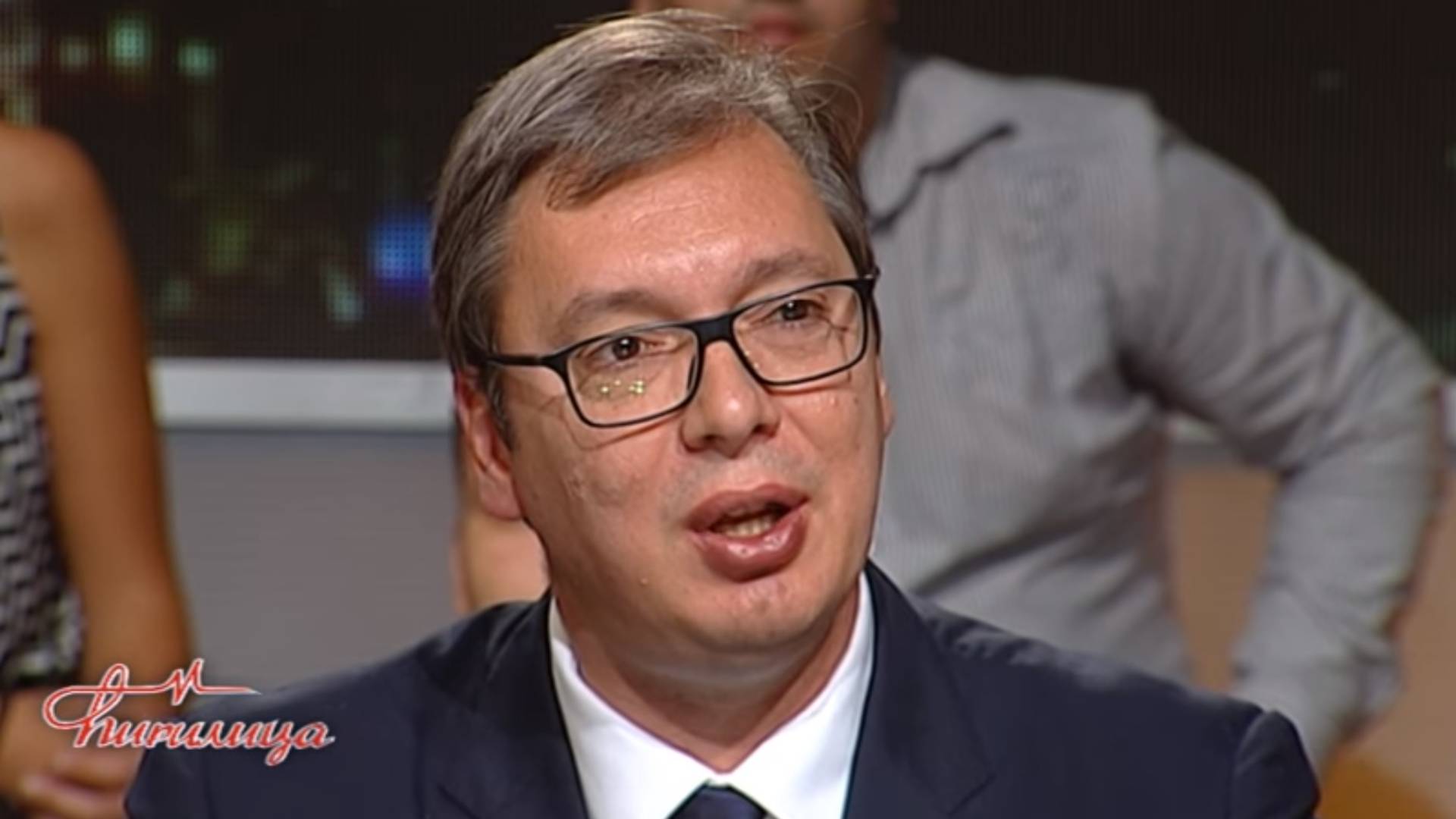 Statista ponovo pao u nesvest tokom Vučićevog intervjua