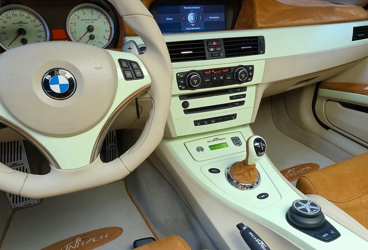 Miło gnać 318,1 km/h w takim wnętrzu