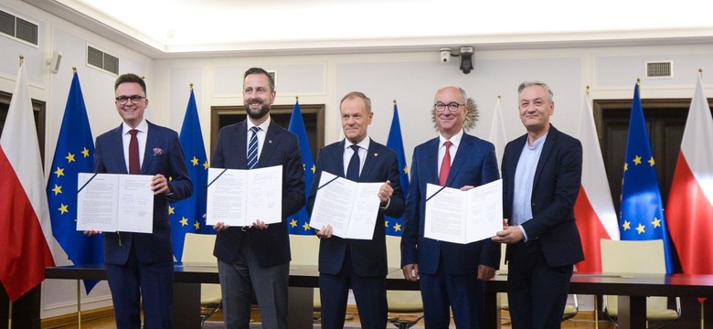Umowa koalicyjna podpisana. "Szeroki kompromis"