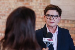 Szydło: Premier Ukrainy powinien przeprosić Polskę, a nie wygłaszać tezy