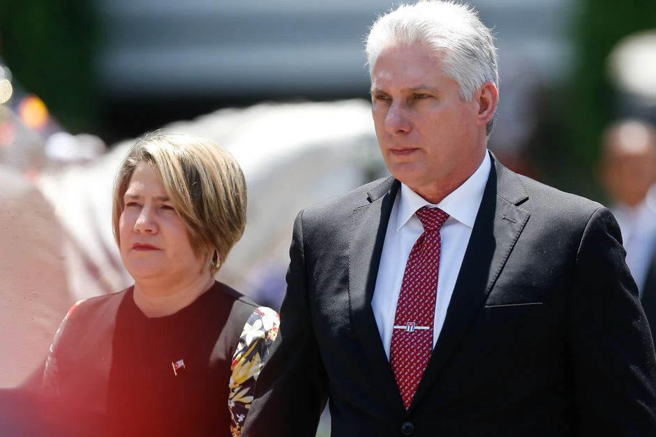 Migel Dijaz Kanel sa suprugom Lisom Kuestom