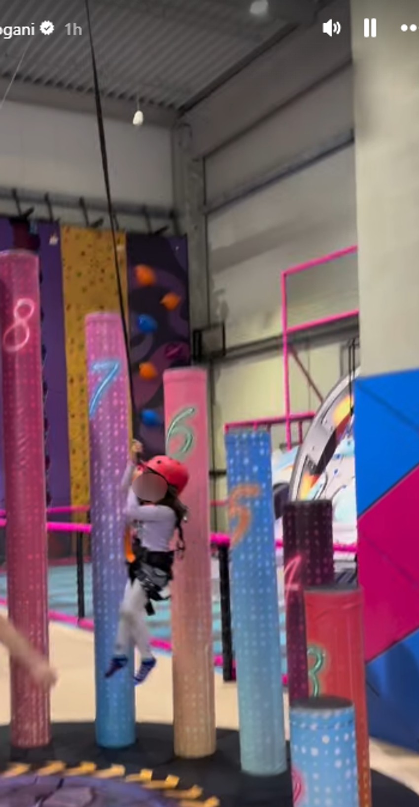 Luna Đogani snima ćerku Miju