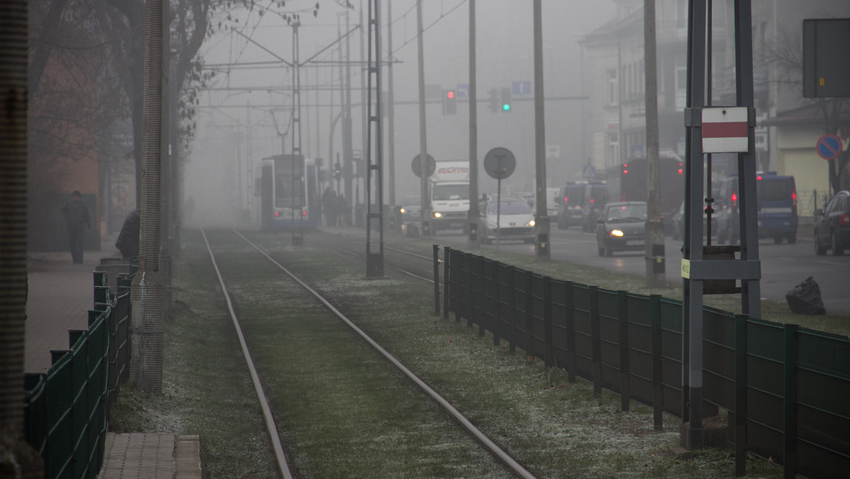 To już pewne. Jutro z powodu gęstego smogu w Krakowie komunikacja będzie bezpłatna dla kierowców. To już dziewiąty raz w tym miesiącu.
