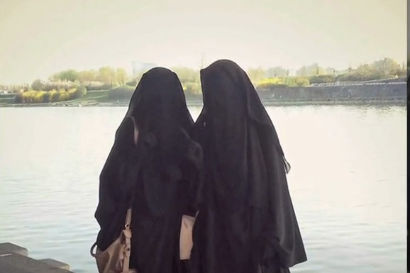 SEĆATE LI SE NESTALIH DŽIHAD BOSANKI? Tragična sudbina Samre (16) i Sabine (15): Ostavile su PORUKU i otišle, postale su ikone ISIL (VIDEO, FOTO)