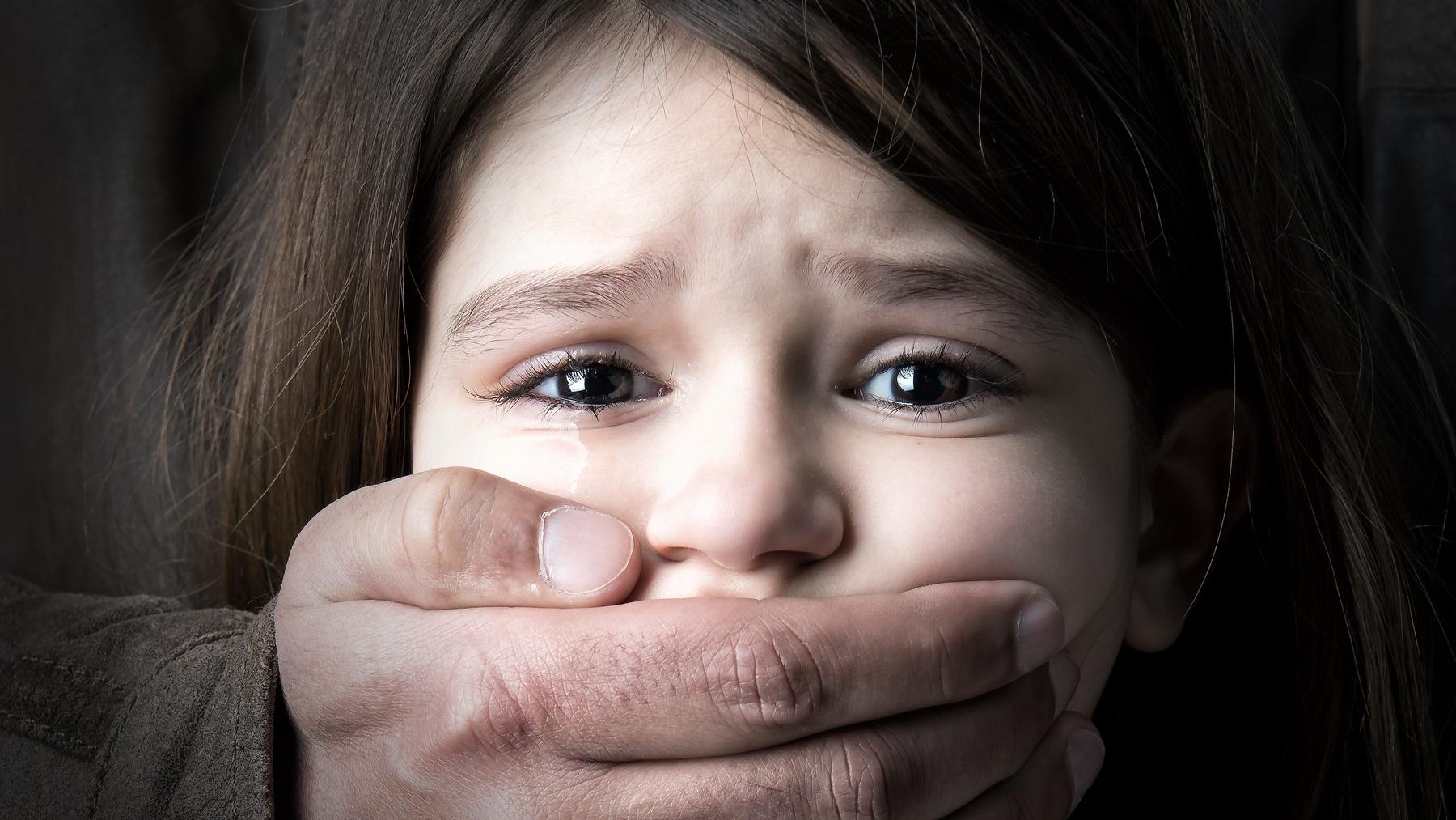 Pokus o únos 6-ročného dievčatka zachytila kamera: Čo deti naučit, aby sa  takémuto niečomu ubránili? | Najmama.sk