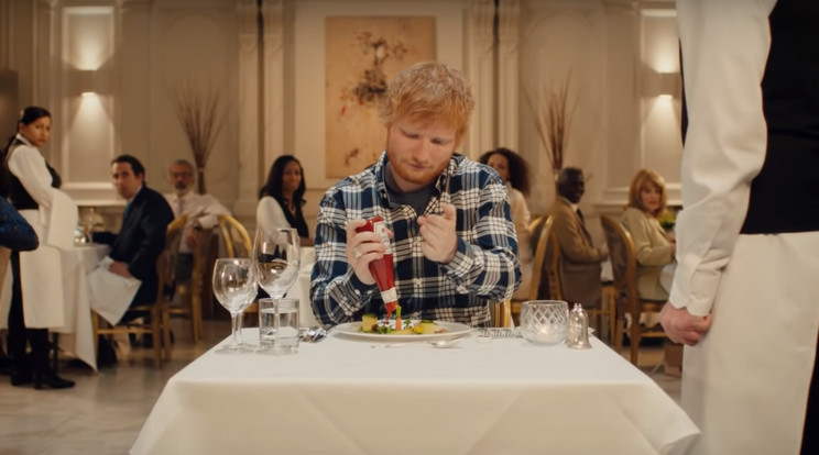 Ed Sheeran új reklámban debütál