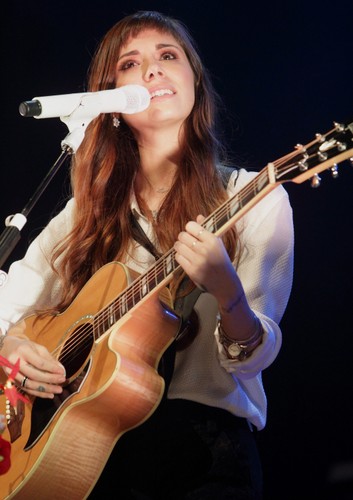 Christina Perri podczas koncertu w Filadelfii