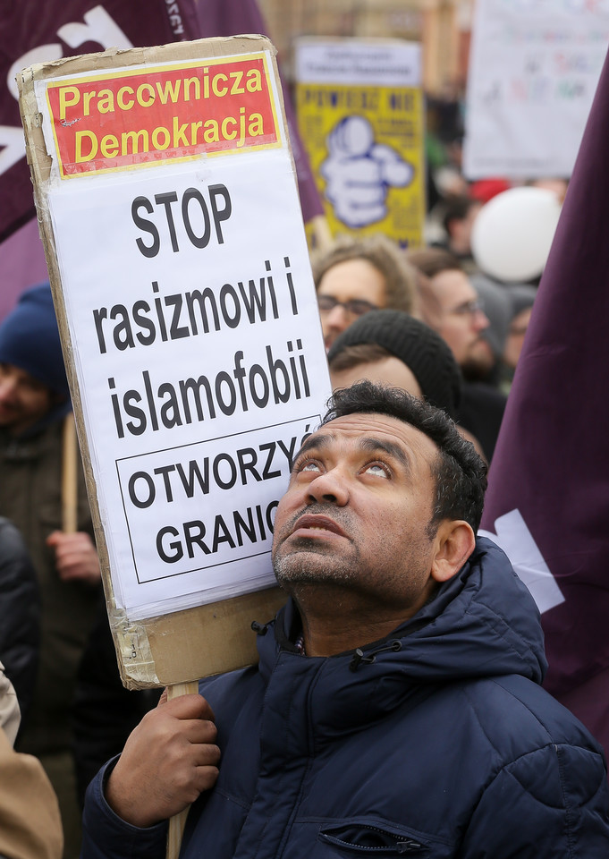  Marsz "Powiedz nie rasizmowi" na placu Zamkowym w Warszawie