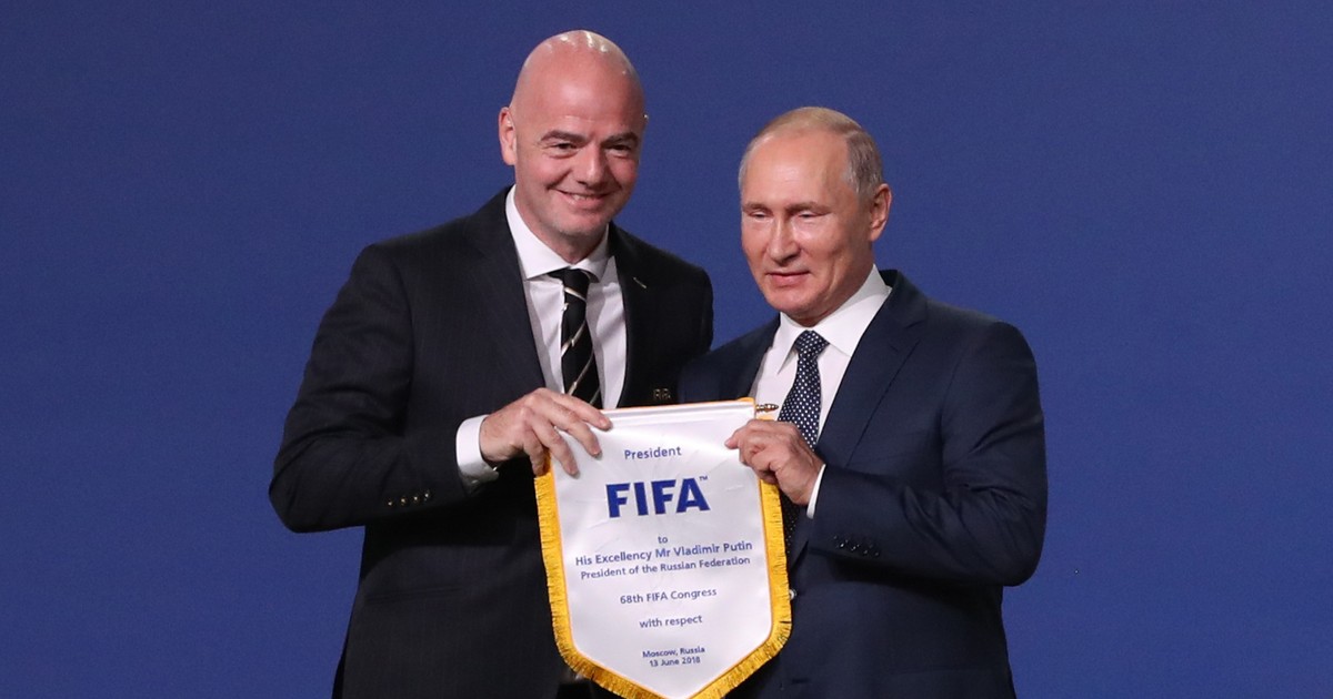 Skandaliczne słowa szefa FIFA w sprawie Rosji. Szykuje się powrót na salony?
