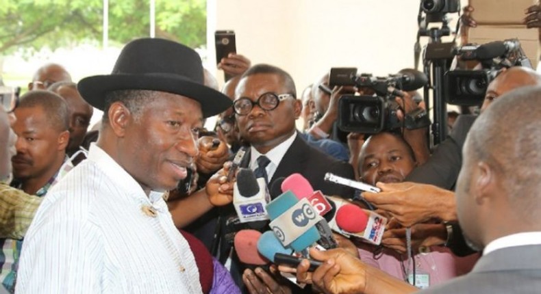 Jonathan faces a battery of reporters as PDP seeks for its soul